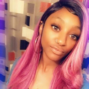 Meet your Posher, Dee